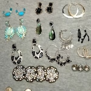 Vintage Womens Jewelry Earrings sets and more... ❤️ All must Go!!